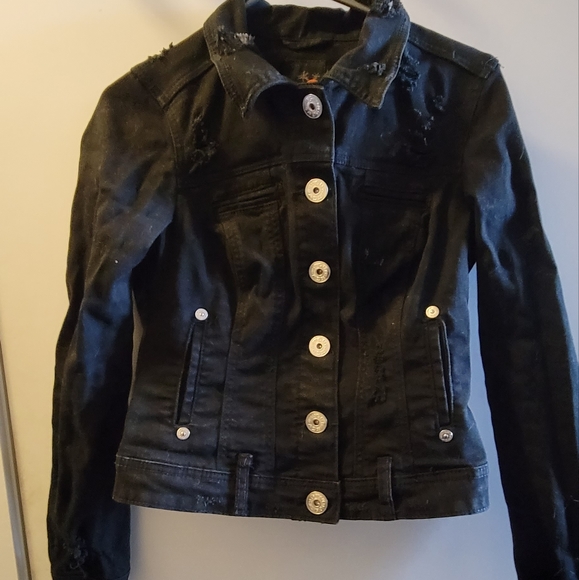 Distressed black stretch denim Guess Jean jacket in M fits like S/XS - Picture 1 of 4